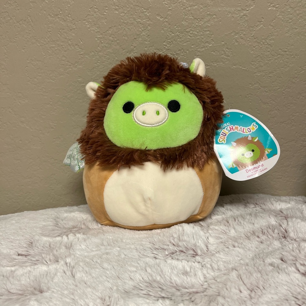 8" Desmund the Dragon in Costume